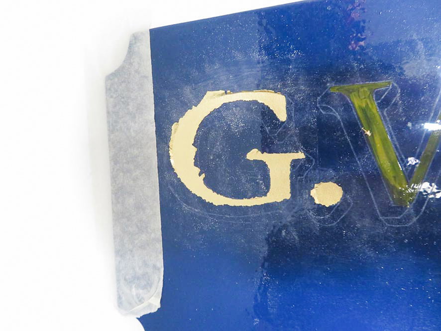 Where can i get gold leaf signs in Dundee?