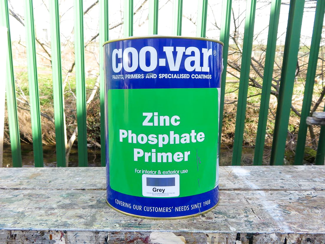 Sign writing paint in Dundee