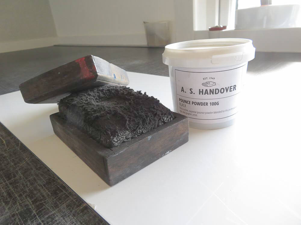 pounce powder and pad fro traditional signwriting