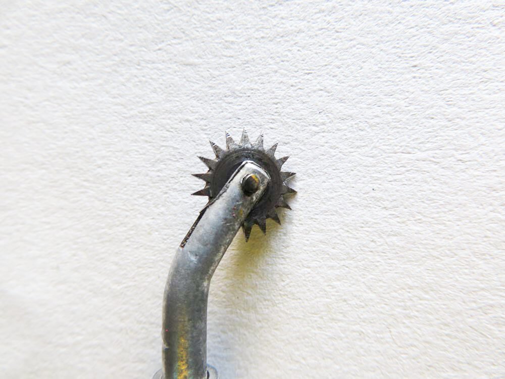 pounce wheel for signwriting