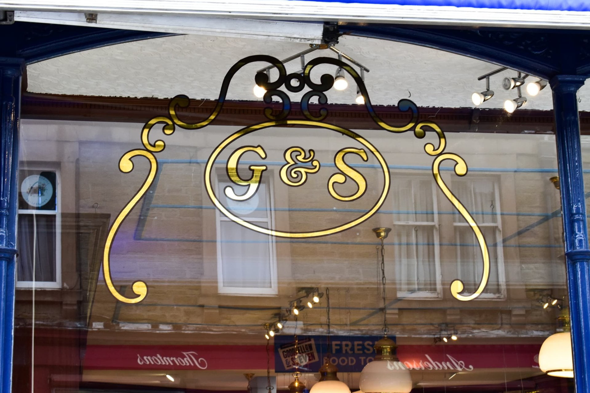 Gold leaf signwriting Dundee