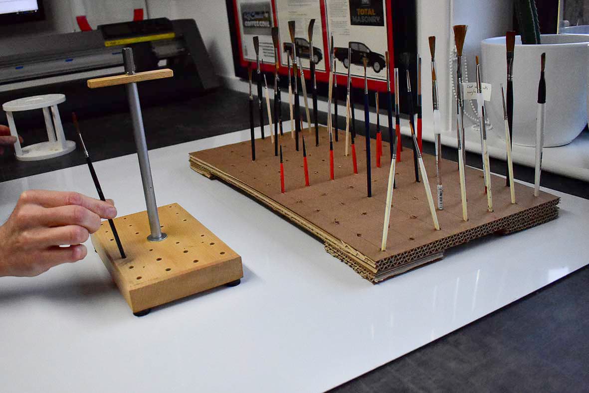 Signwriters brush storage